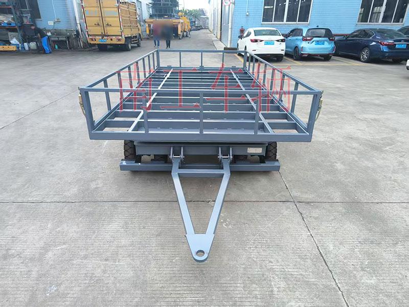 4吨骨架式牵引半岛（中国）一站式服务平台 带下翻护栏工具拖车