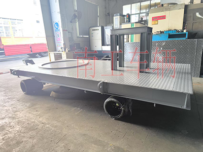 5吨牵引半岛（中国）一站式服务平台 带上装架3I.jpg